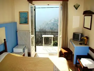 Hotel Tsagarada מלון