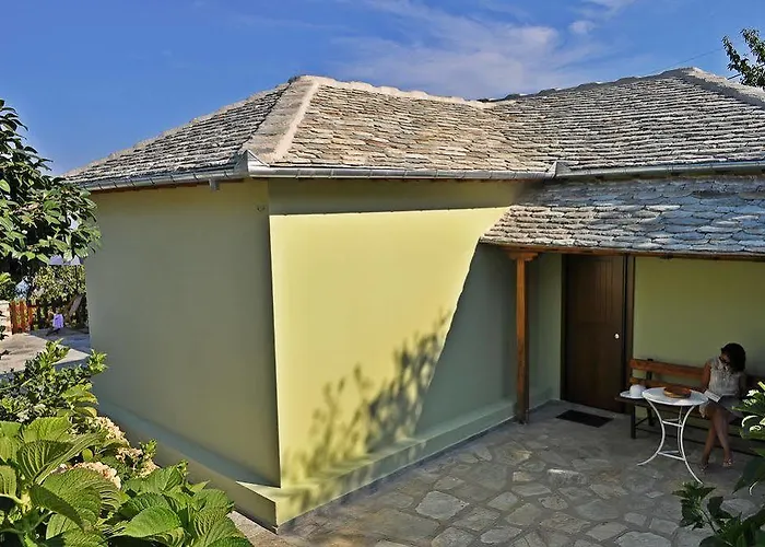 فندق Hotel Tsagarada 2*